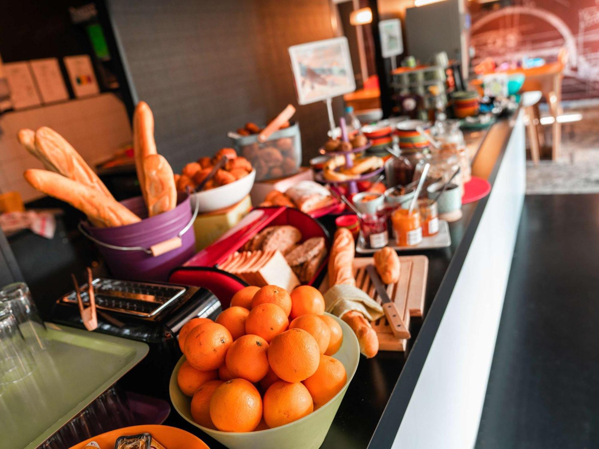 Ibis Styles Paris Velizy Hotel Bagian luar foto